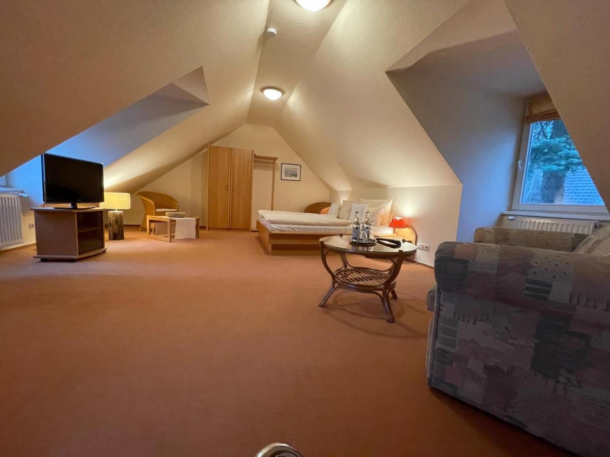 Ellernhof Hotel Dahlenburg ภายนอก รูปภาพ